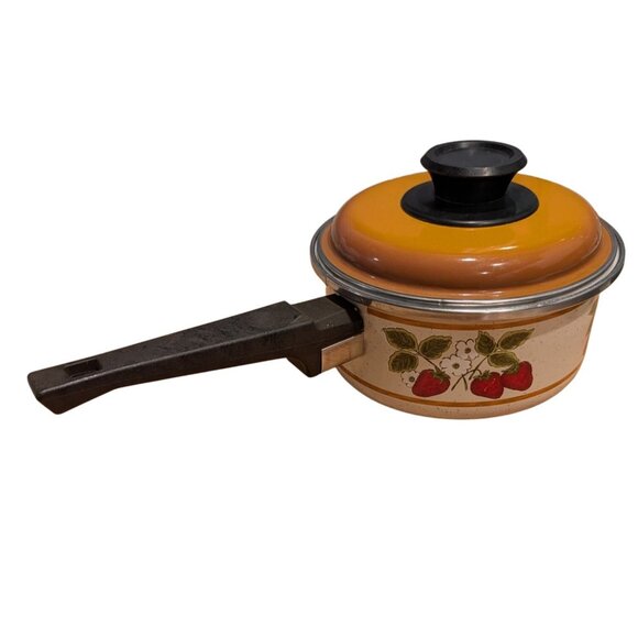 Vintage Strawberry Ceramic Saucepan Funky Retro Lid Kitchen Collectible - Picture 1 of 15